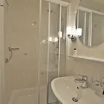 Hotel Am Ehrenhof 2*