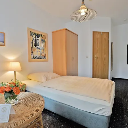 Am Ehrenhof Hotel 2*